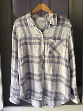 Rails woman’s  White Plaid Button-Down Shirt - Blue & cream